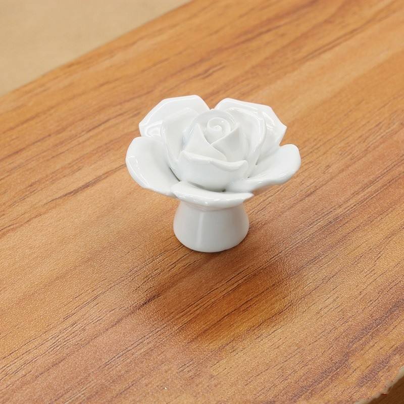 [A2405] Pomo / tirador cerámico. 40 mm × 34 mm. Modelo: Rosa blanca