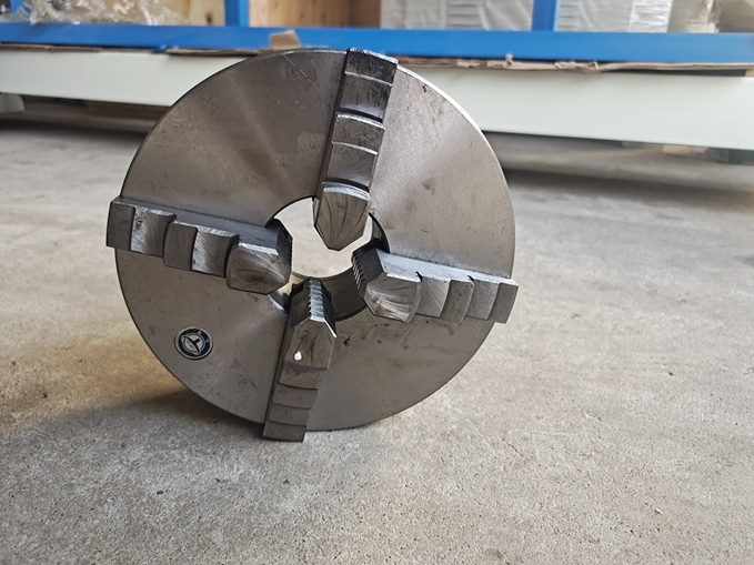 Plato 4 Garras 160 mm con Brida para Torno MC3026